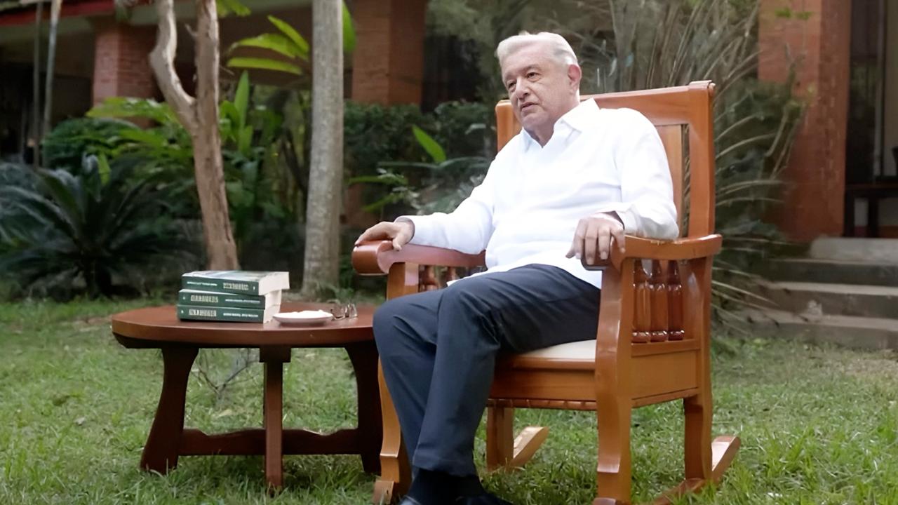 AMLO regresa y considera manifestarse por la democracia y la soberanía