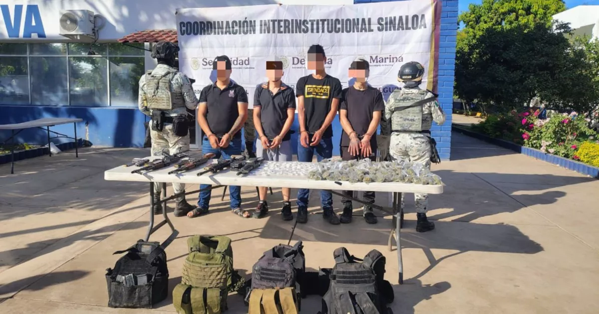 Capturan a 4 hombres en Las Coloradas, Culiacán, con un arsenal y drogas.