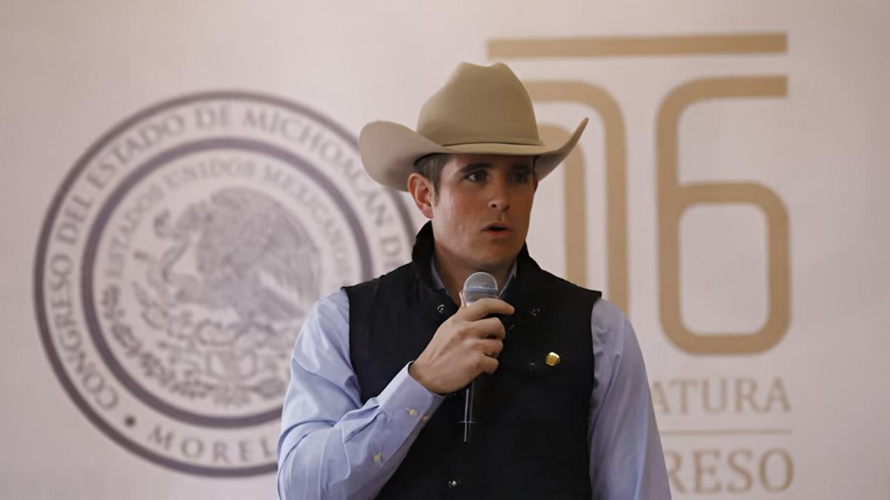 Diputado Bautista Tafolla revela el descubrimiento de una fosa con cuatro cuerpos en Uruapan