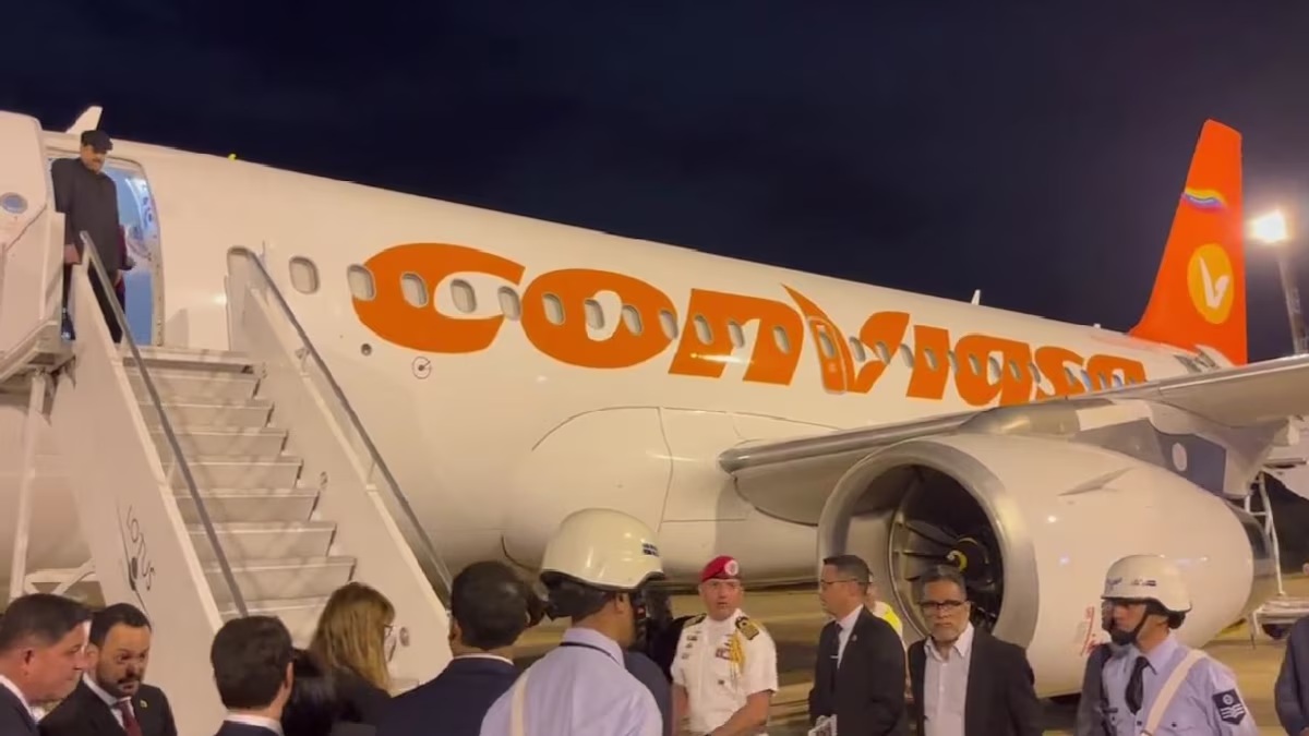 El avión del gobierno de Maduro se encuentra en la frontera con Brasil en medio de crecientes tensiones bilaterales