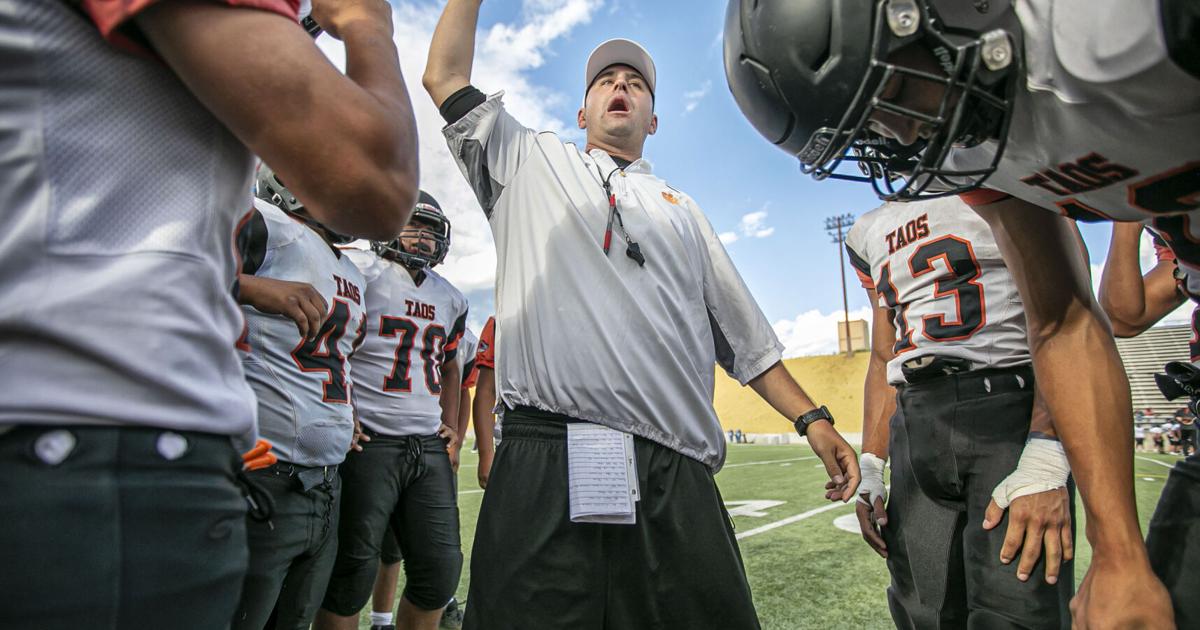 El exentrenador de Taos, Abreu, forja un nuevo camino tras la muerte de su madre