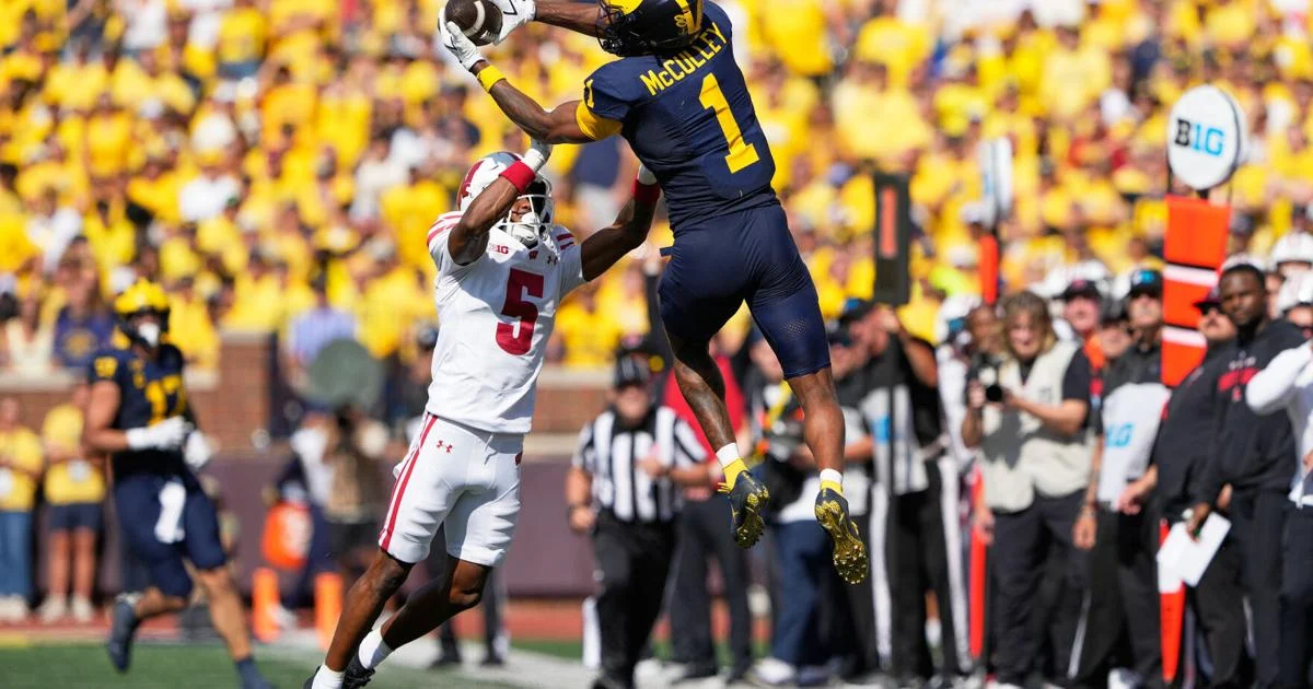 La junta de universidades en México se opone a la inversión externa de $2.4 mil millones en el sector deportivo.