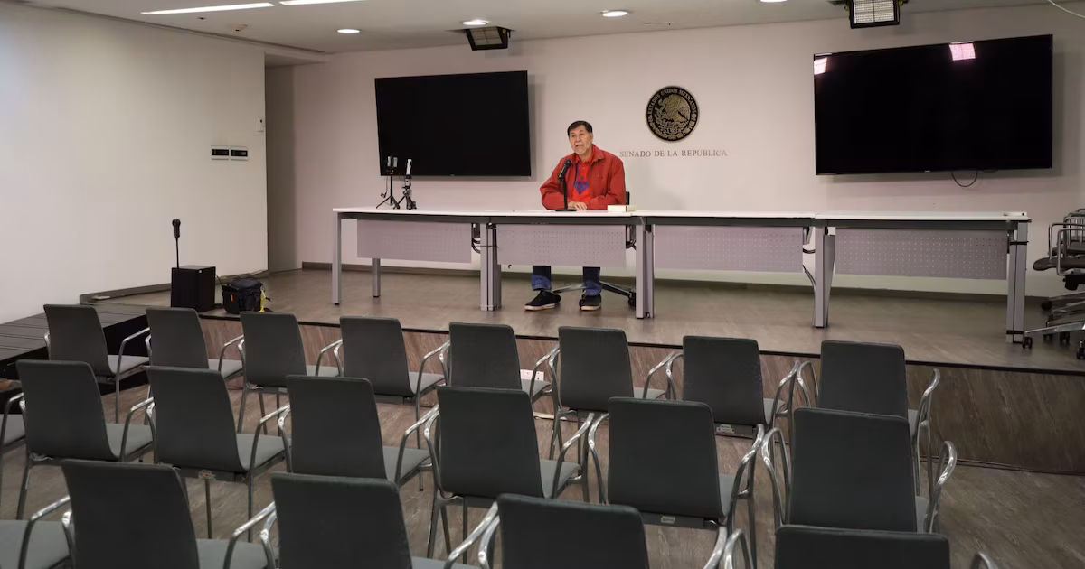 La prensa ignora a Fernández Noroña, quien denuncia una campaña malintencionada en su contra