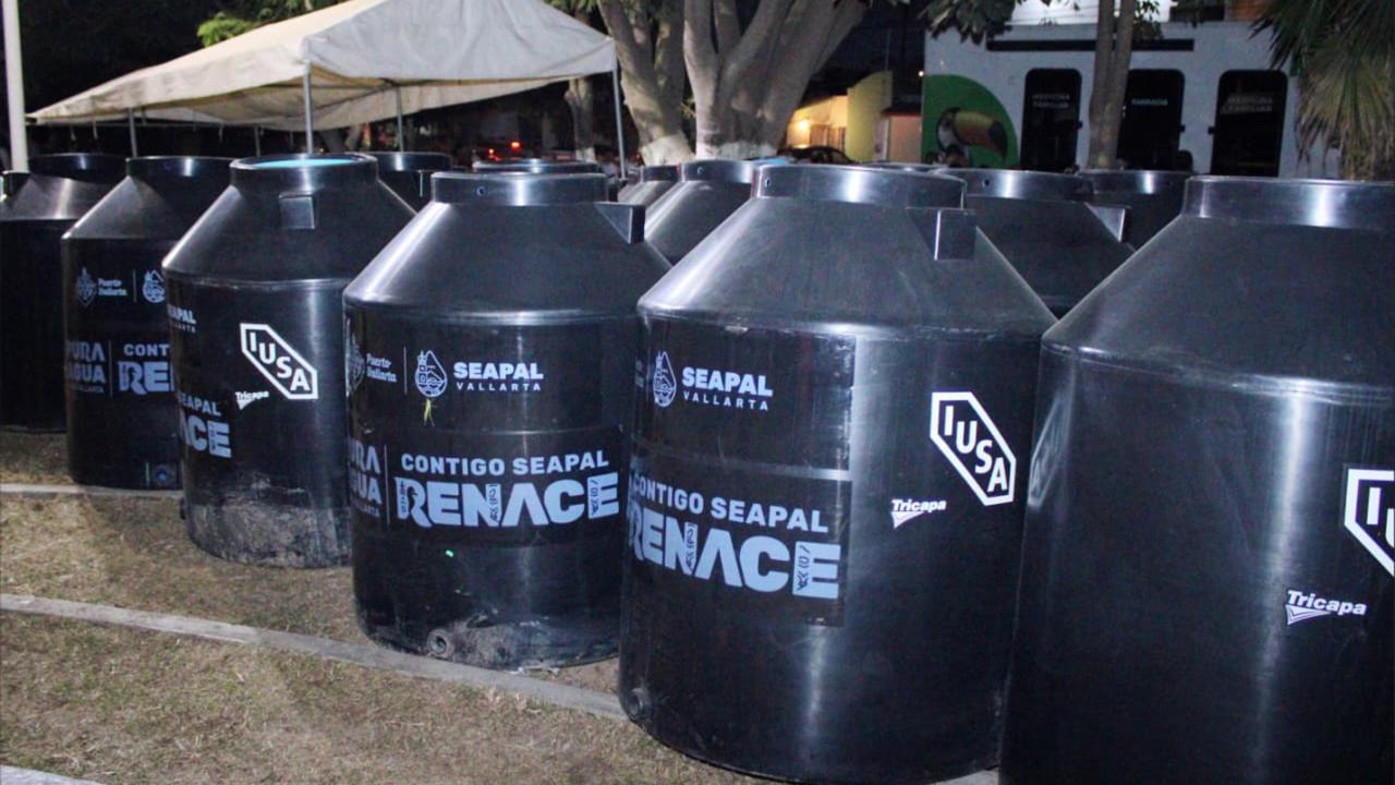 SEAPAL distribuye 1,200 tinacos a hogares de Ixtapa en la cuarta edición del Programa PURA