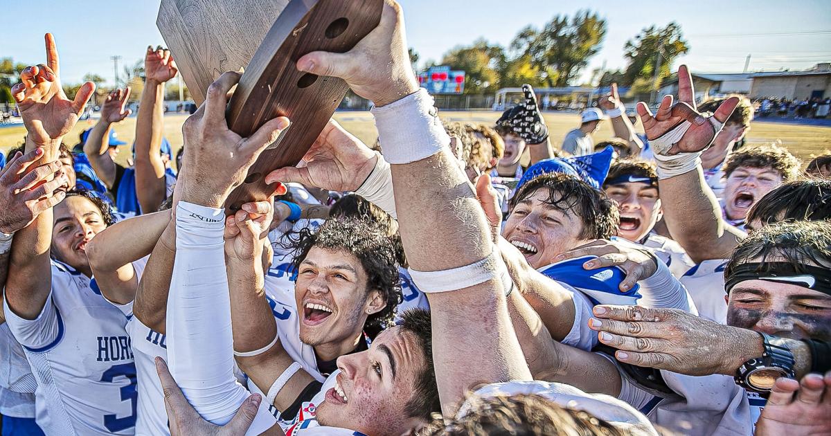 San Miguel se levanta para ganar su tercer título estatal consecutivo 28-21 contra Dexter.
