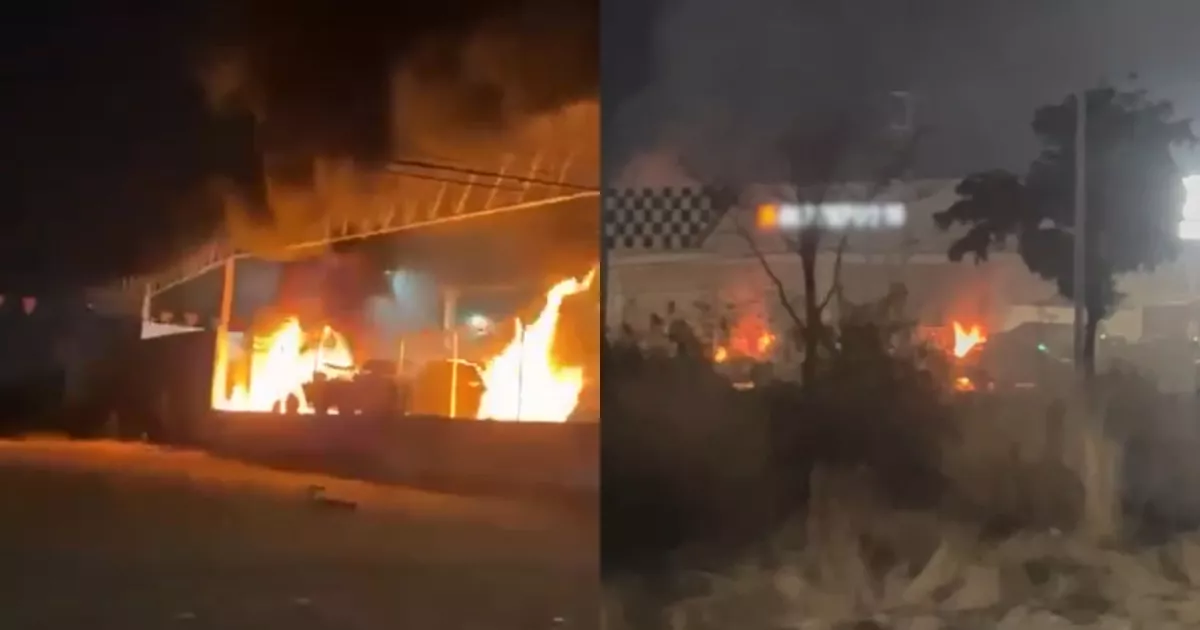 ¡Incendio en Culiacán! Destrozan un lote de autos en Nueva Galicia con múltiples vehículos quemados