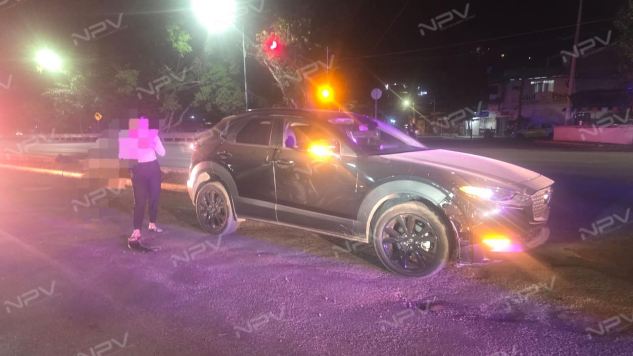 Accidente entre motopatrulla y camioneta en el libramiento