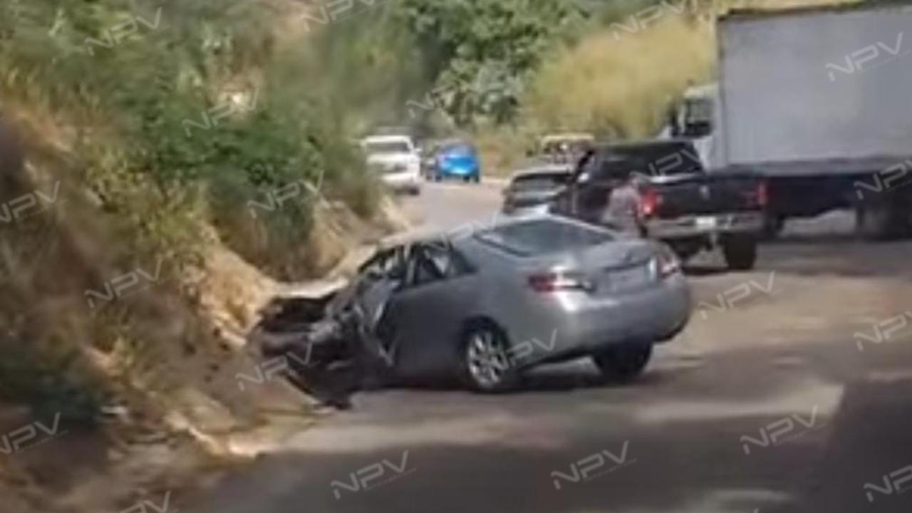 Accidente impactante cerca de San Quintín causa problemas en la carretera federal 200