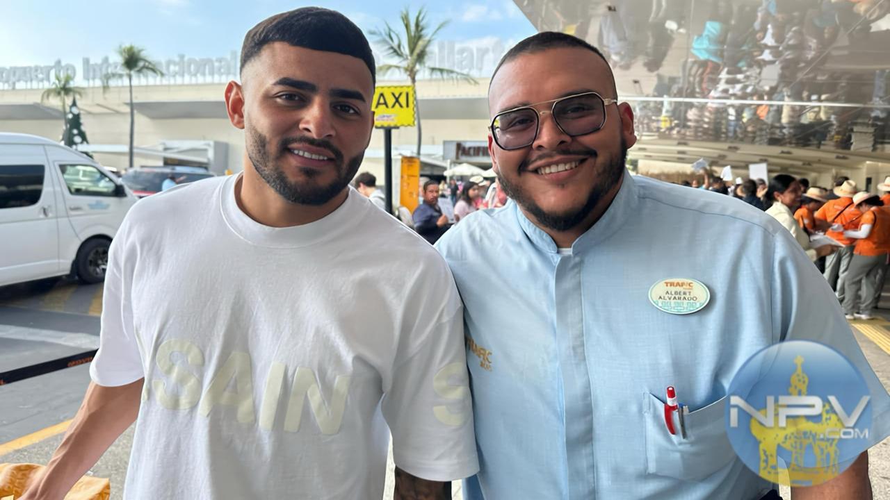 Alexis Vega se relaja en Puerto Vallarta durante sus vacaciones