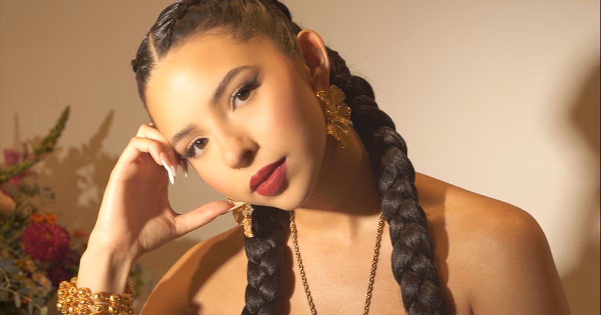 Ángela Aguilar comparte su estrategia para manejar las críticas en redes sociales: “La salud mental es clave”