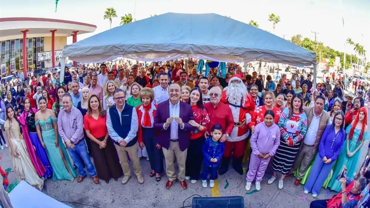 Antonio Menéndez festeja la Navidad en la Casa de Todos y organiza posadas en colonias y comunidades de Ahome.