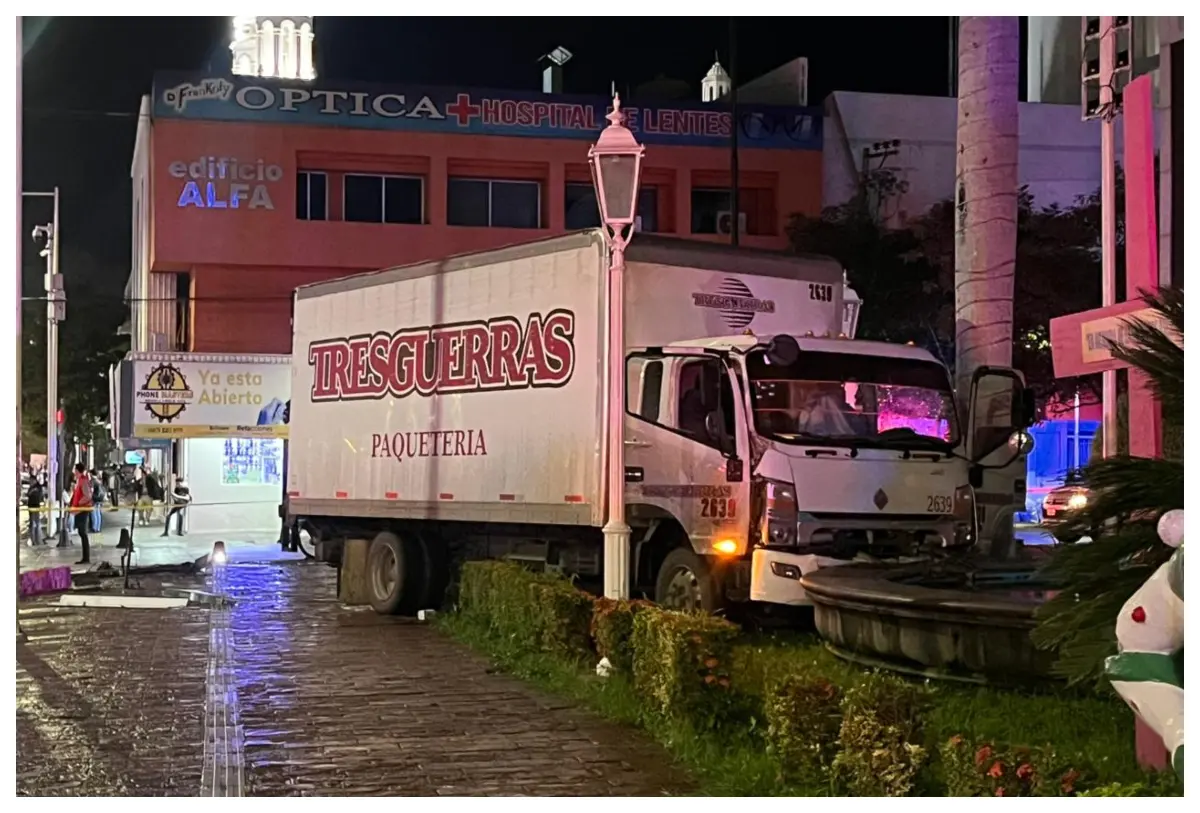 Asesinan a disparos a conductor de paquetería Tresguerras frente al Ayuntamiento de Culiacán