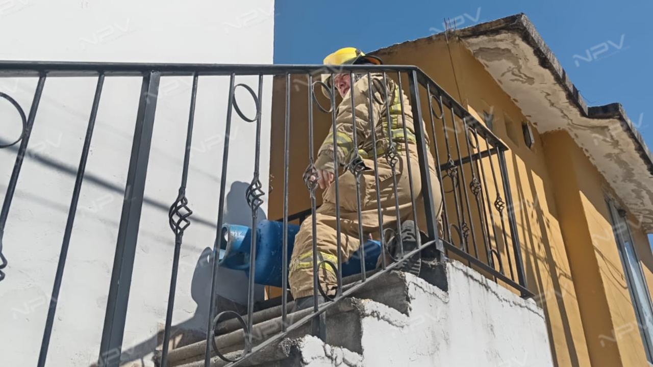 Bomberos Estatales reaccionan ante fuga de gas en Valle Dorado