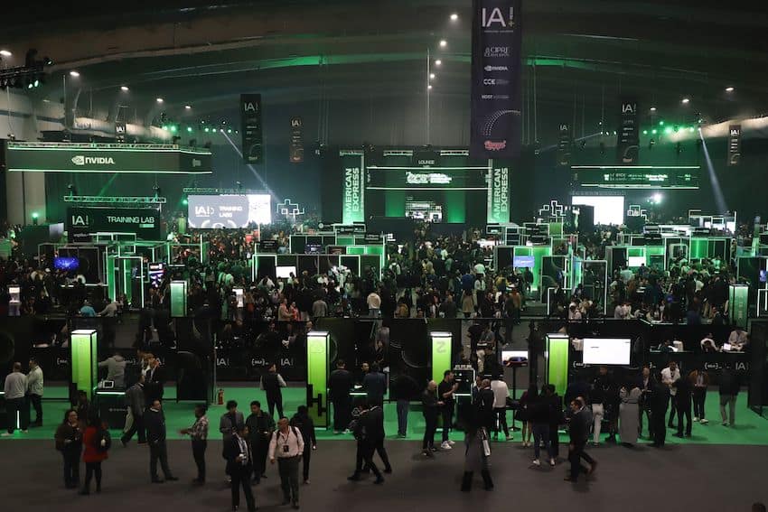 Casi el 40% de las empresas en México ya utiliza inteligencia artificial, según un ejecutivo de AWS.