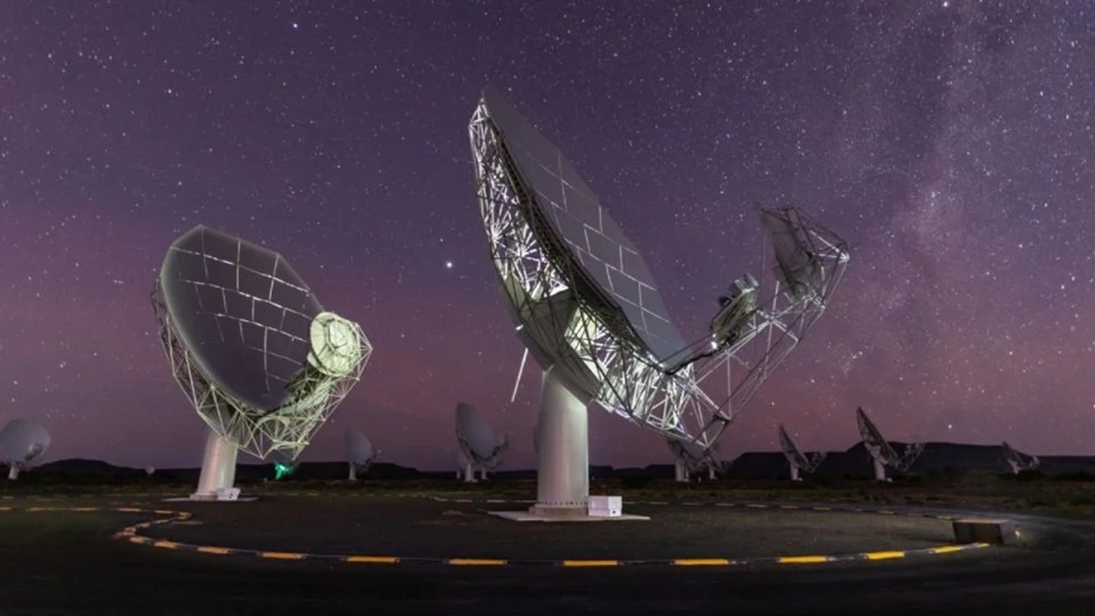 Descubren una inmensa estructura cósmica en rotación compuesta por 14 galaxias