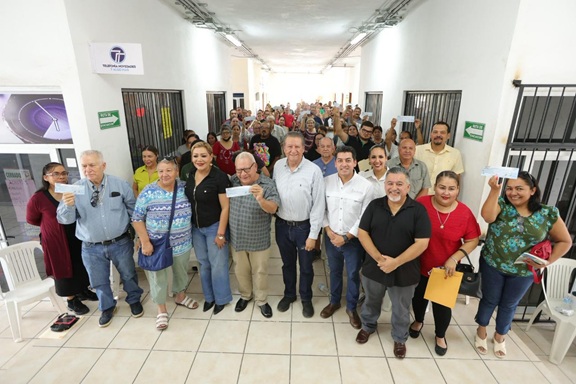 El Gobierno de Sinaloa responde a los locatarios de El Rosario con ayudas para finalizar el año