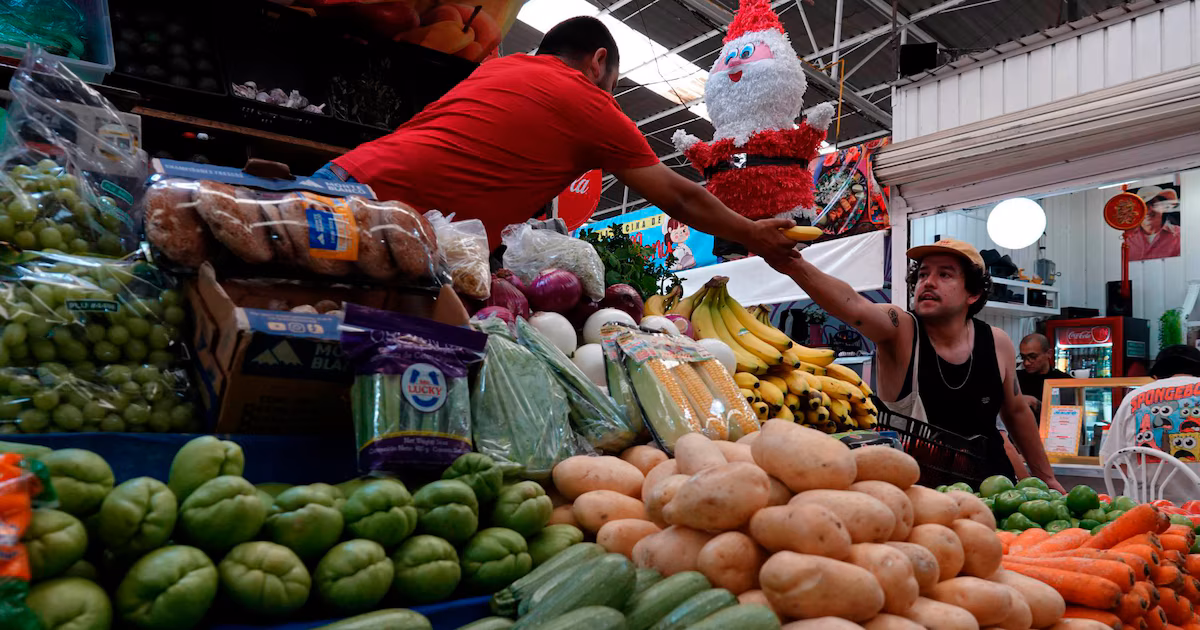 El INEGI informa que la pobreza extrema en México se reduce un 3.8% en 2025.