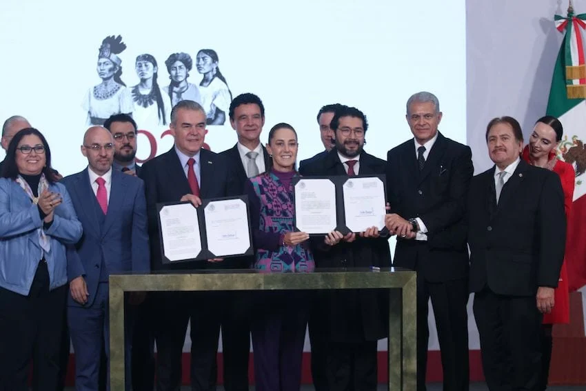 El ministerio de trabajo presenta un plan respaldado por empresas para reducir la jornada laboral a 40 horas.