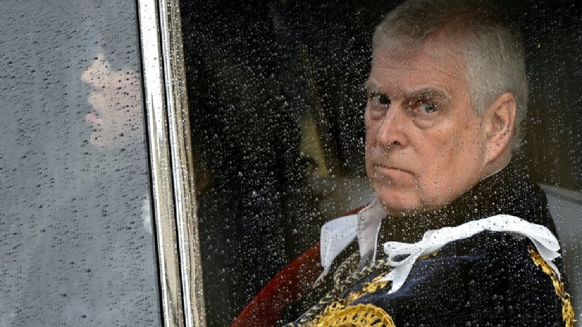 El príncipe Andrés renuncia a su licencia de armas tras la pérdida de sus títulos nobiliarios