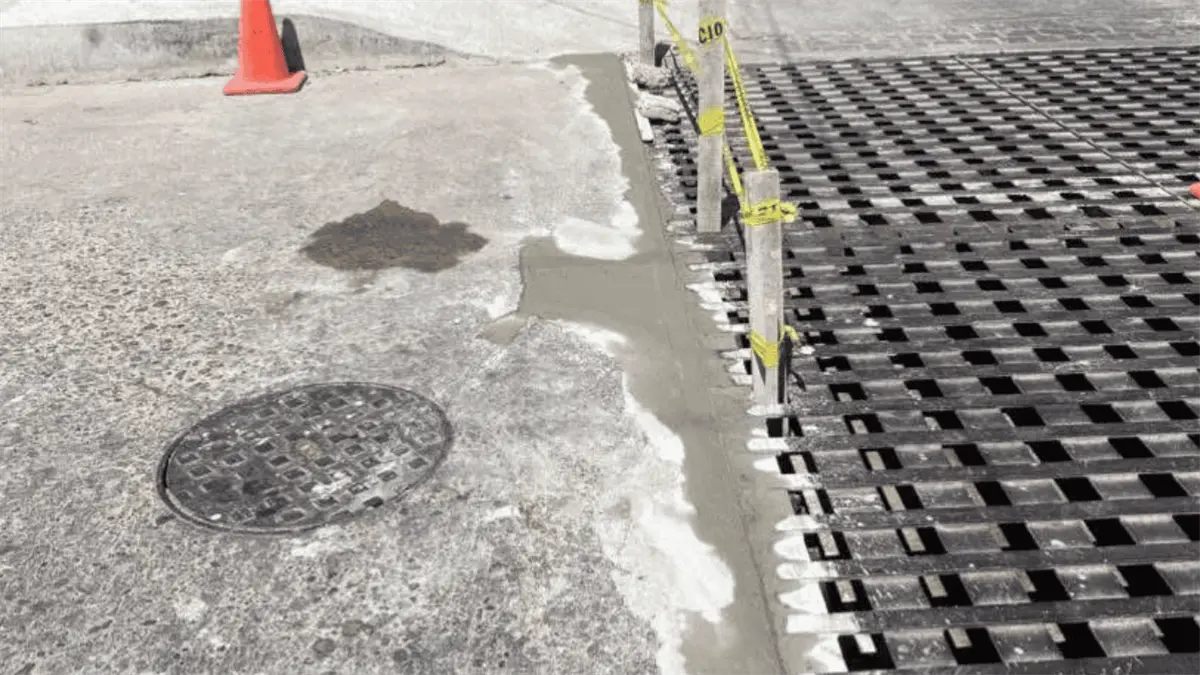 En 2025, Mazatlán sufre el robo de más de 152 tapas de alcantarillado; Jumapam destina más de 600 mil pesos para reemplazarlas.