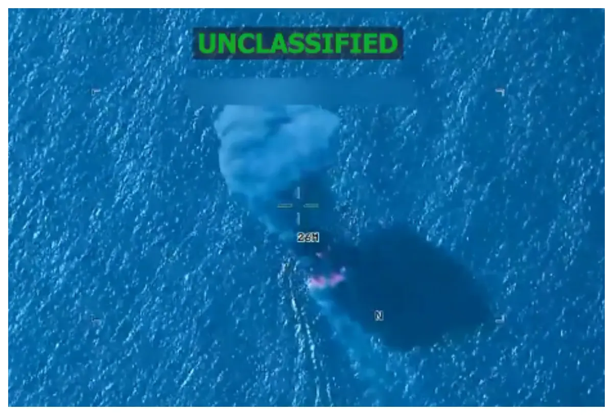 Estados Unidos lleva a cabo un ataque a tres barcos en el Océano Pacífico; ocho personas pierden la vida