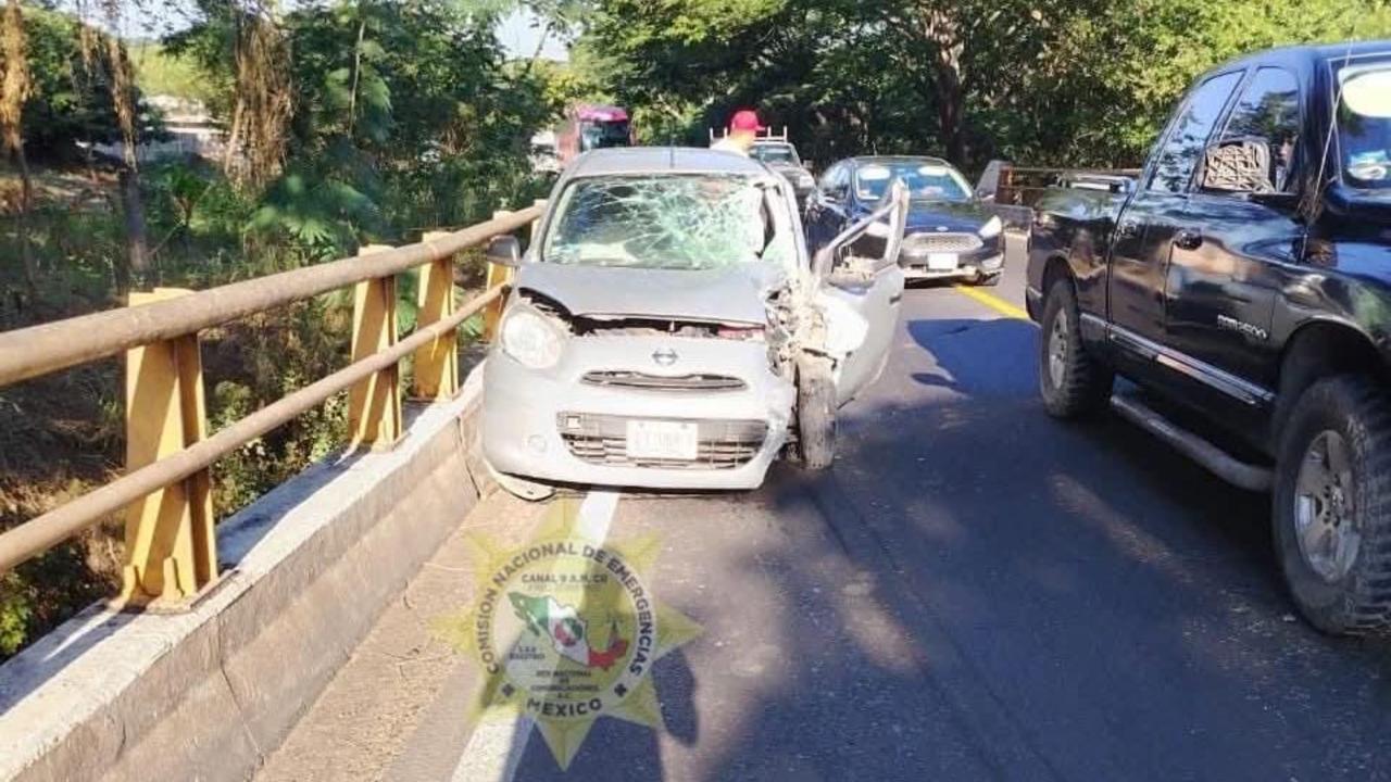 Fatal accidente en la carretera federal 15 cobra la vida de un motociclista en Nayarit