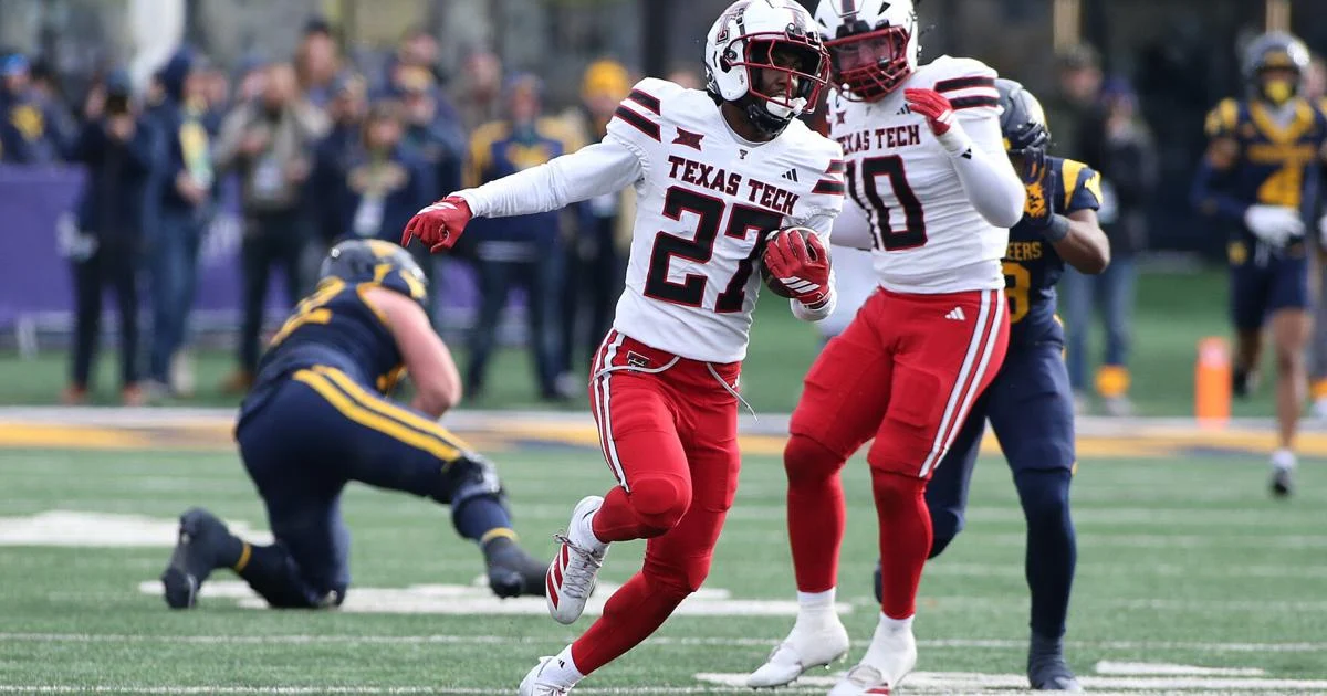 Georgia se posiciona tercera detrás de Ohio State e Indiana en el ranking Top 25, mientras Oregon y Texas Tech también avanzan