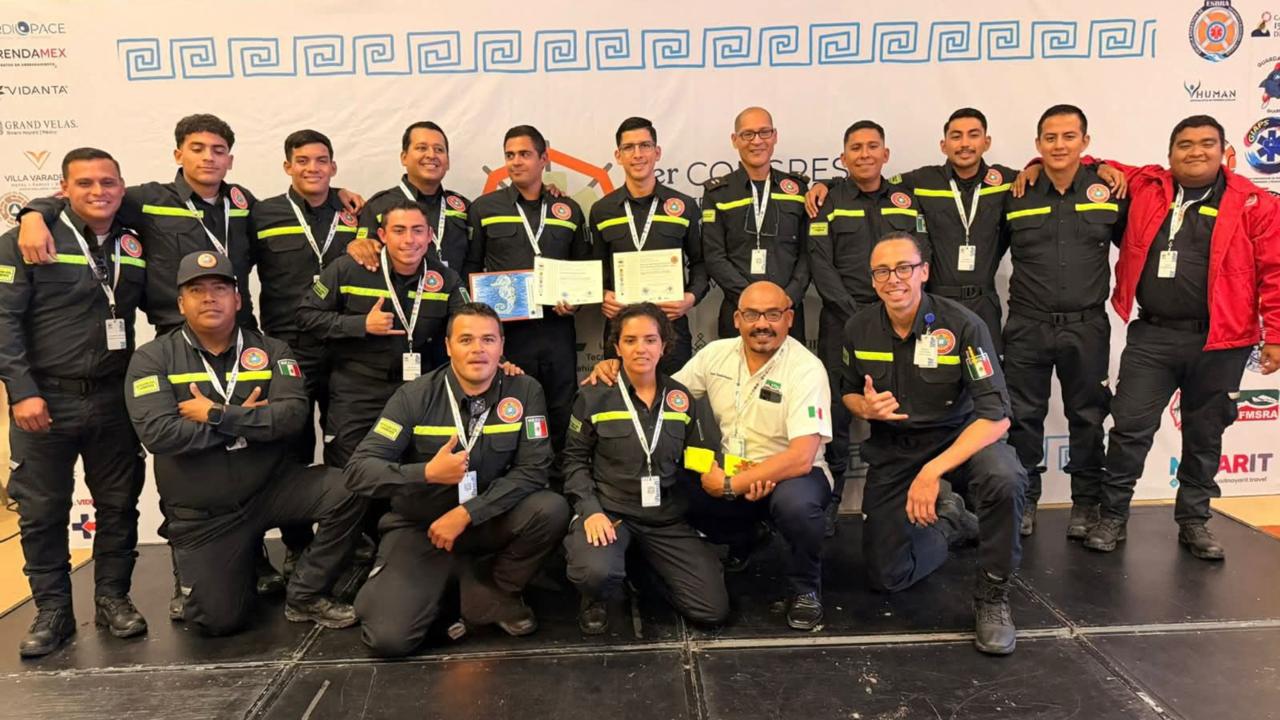 Guardavidas de Puerto Vallarta finalizan formación internacional y mejoran sus habilidades de rescate acuático