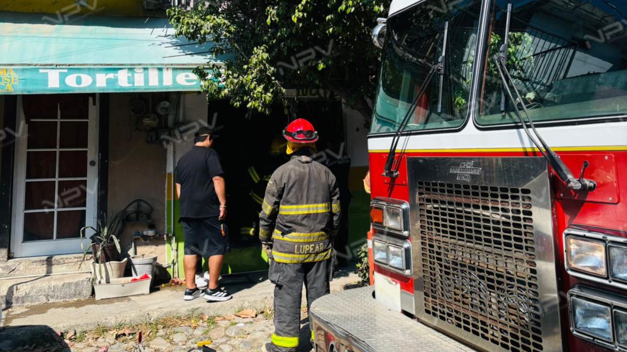 Incendio consume tortillería en La Cruz de Huanacaxtle