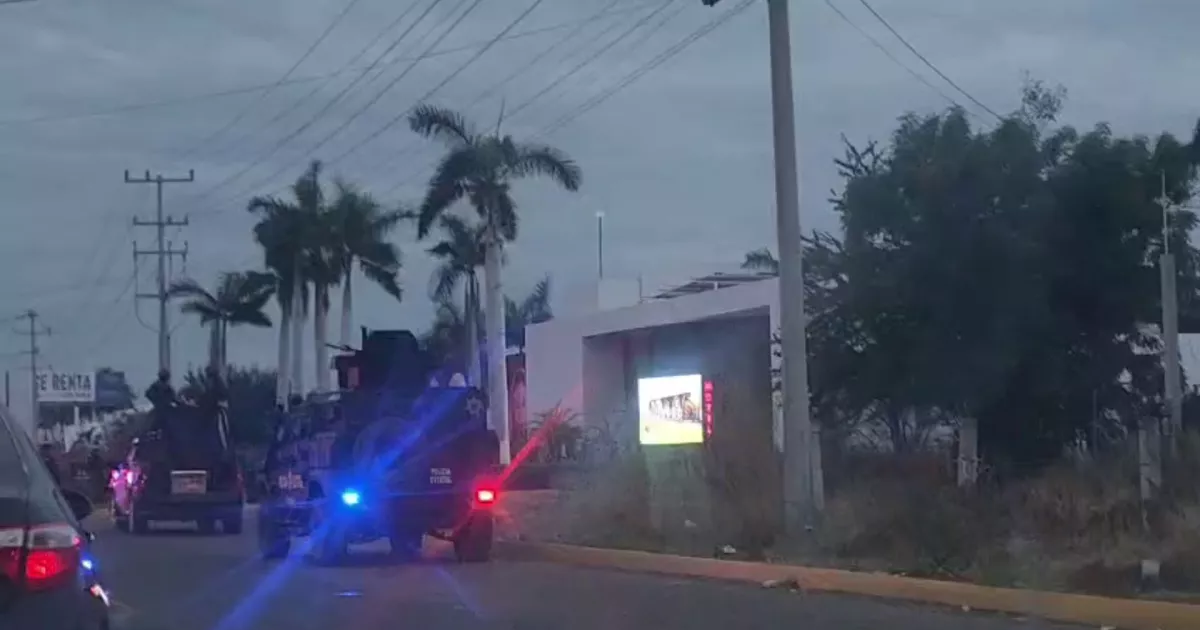 Incendio en un motel en la salida norte de Culiacán; al menos dos personas detenidas