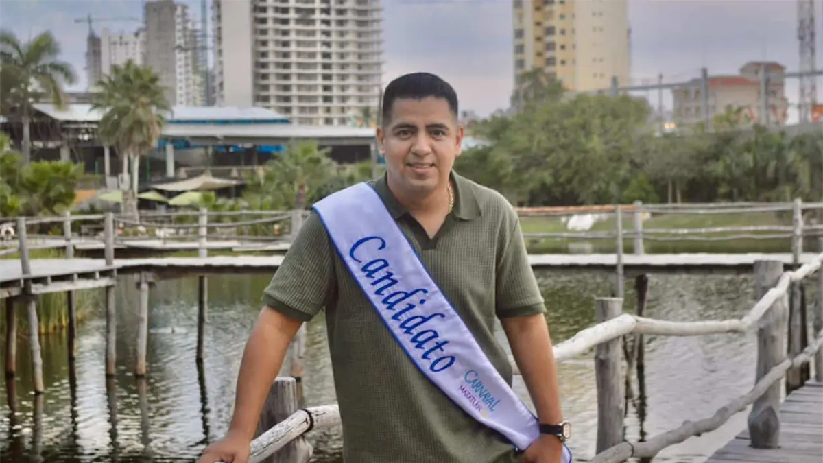 Javier Chiras Osuna se motiva en Julio Preciado y El Coyote para conquistar el título de Rey de la Alegría del Carnaval de Mazatlán