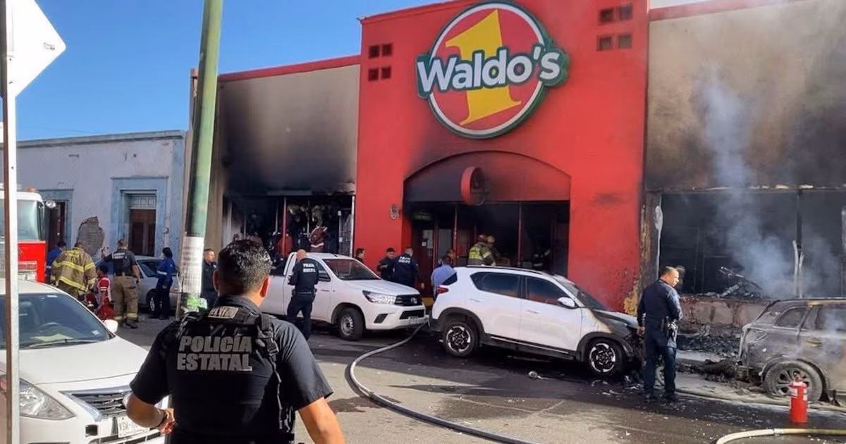 Juez absuelve a cinco implicados en el incendio de Waldo’s en Hermosillo, Sonora