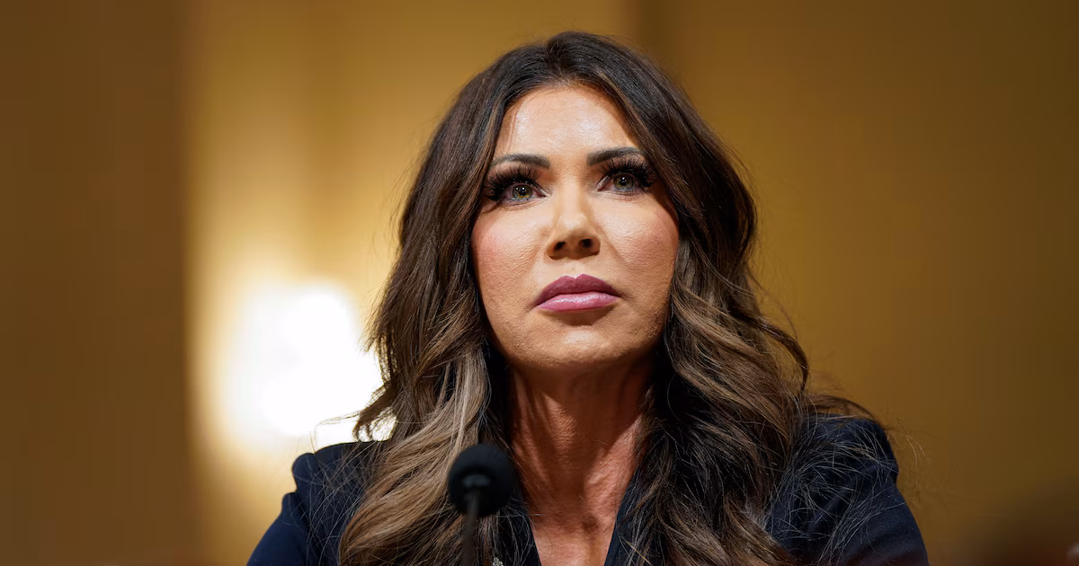 Kristi Noem señala al Cártel de Sinaloa y al CJNG como responsables del caos en EE. UU.