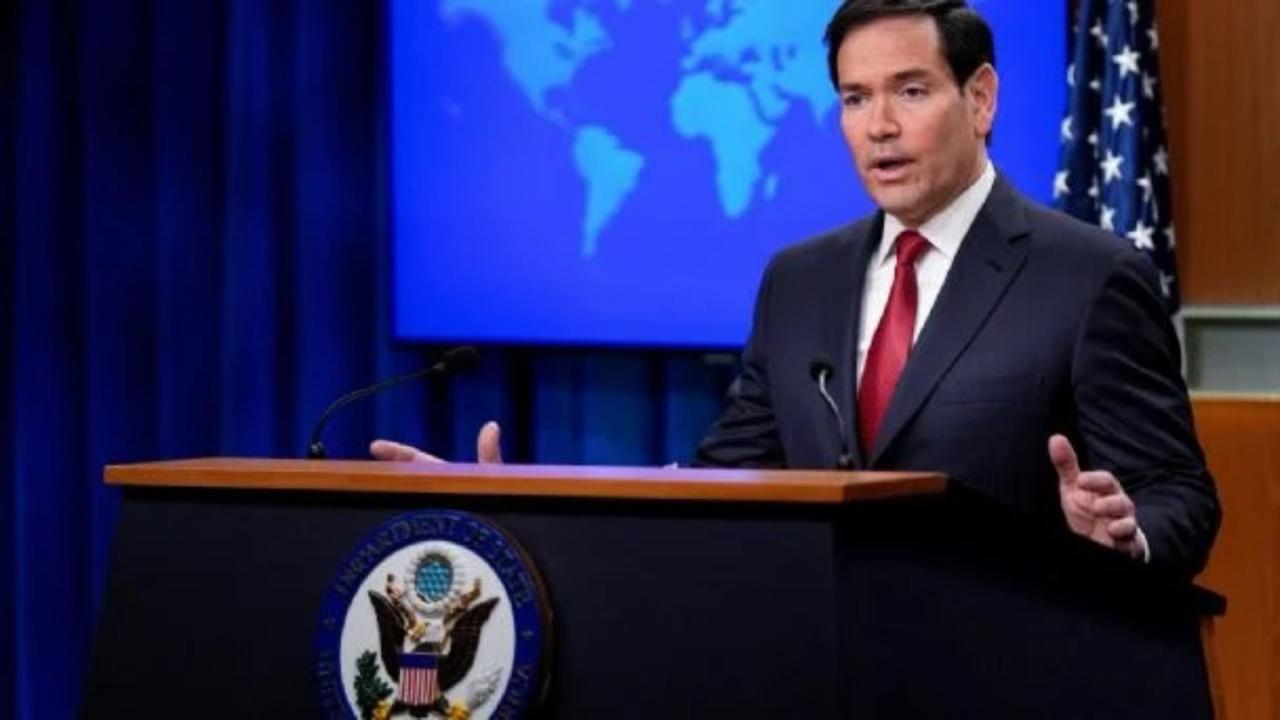 La Unión Europea amenaza con responder ante el veto de Estados Unidos a activistas.