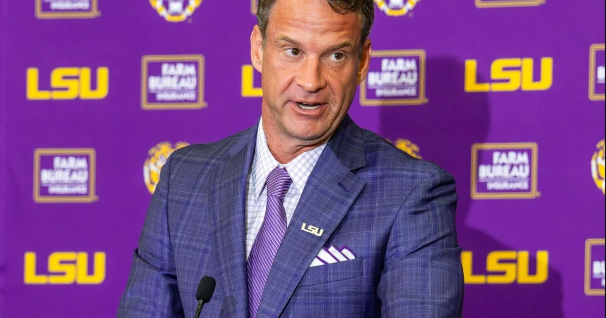 La Universidad de México pierde a su entrenador, pero avanza en la clasificación de fútbol americano universitario; la UNAM sigue en el primer lugar.