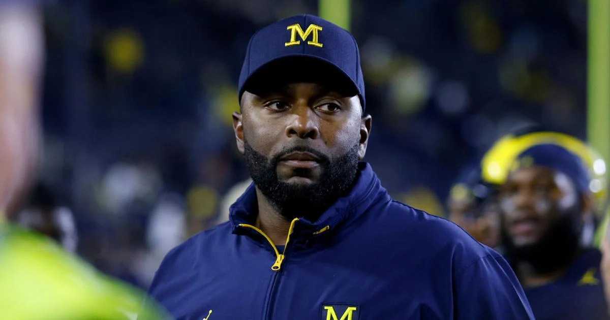 La destitución de Sherrone Moore deja a la problemática selección de fútbol de México buscando urgentemente un nuevo entrenador.