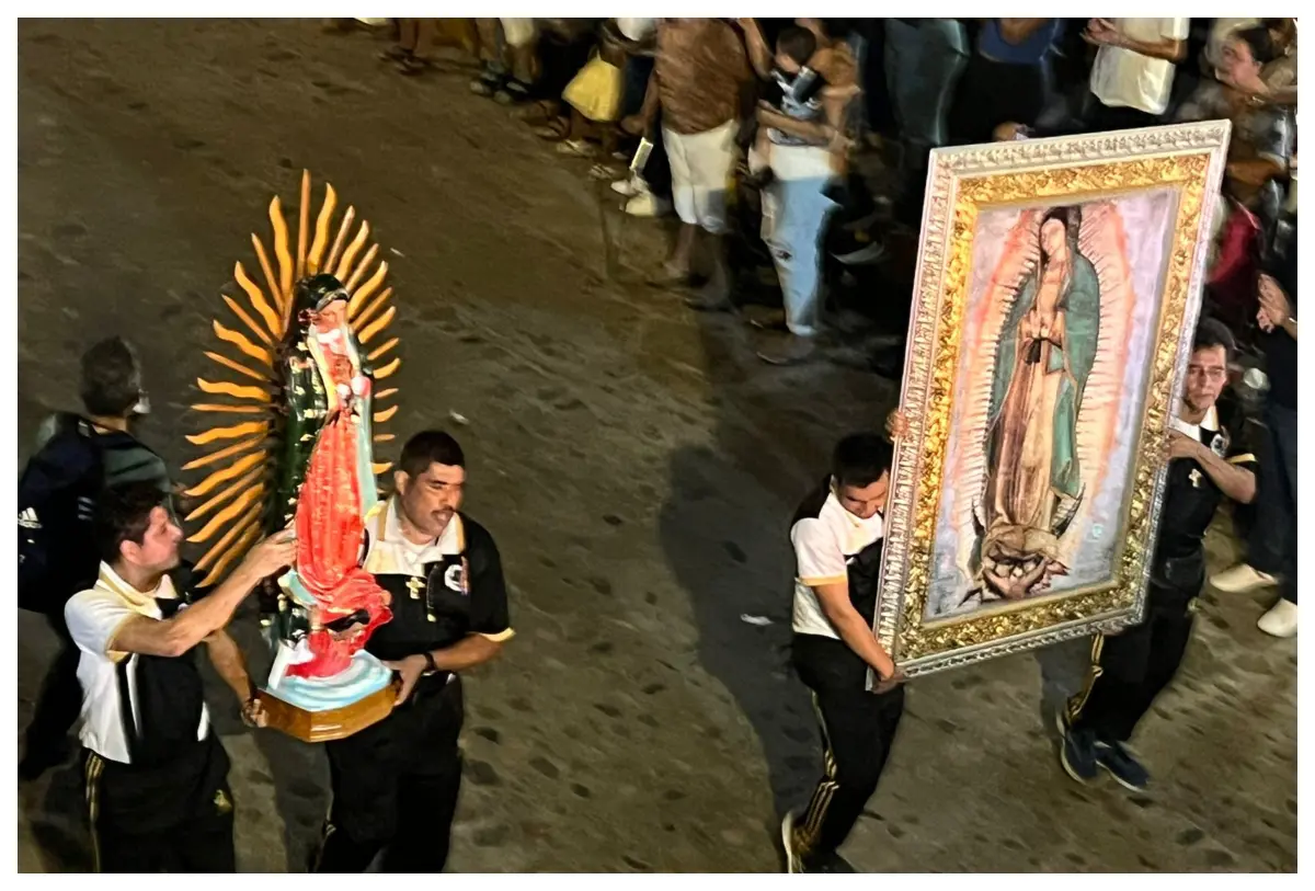 Luz del Tepeyac aterriza en Puerto Vallarta; aclamación para los antorchistas