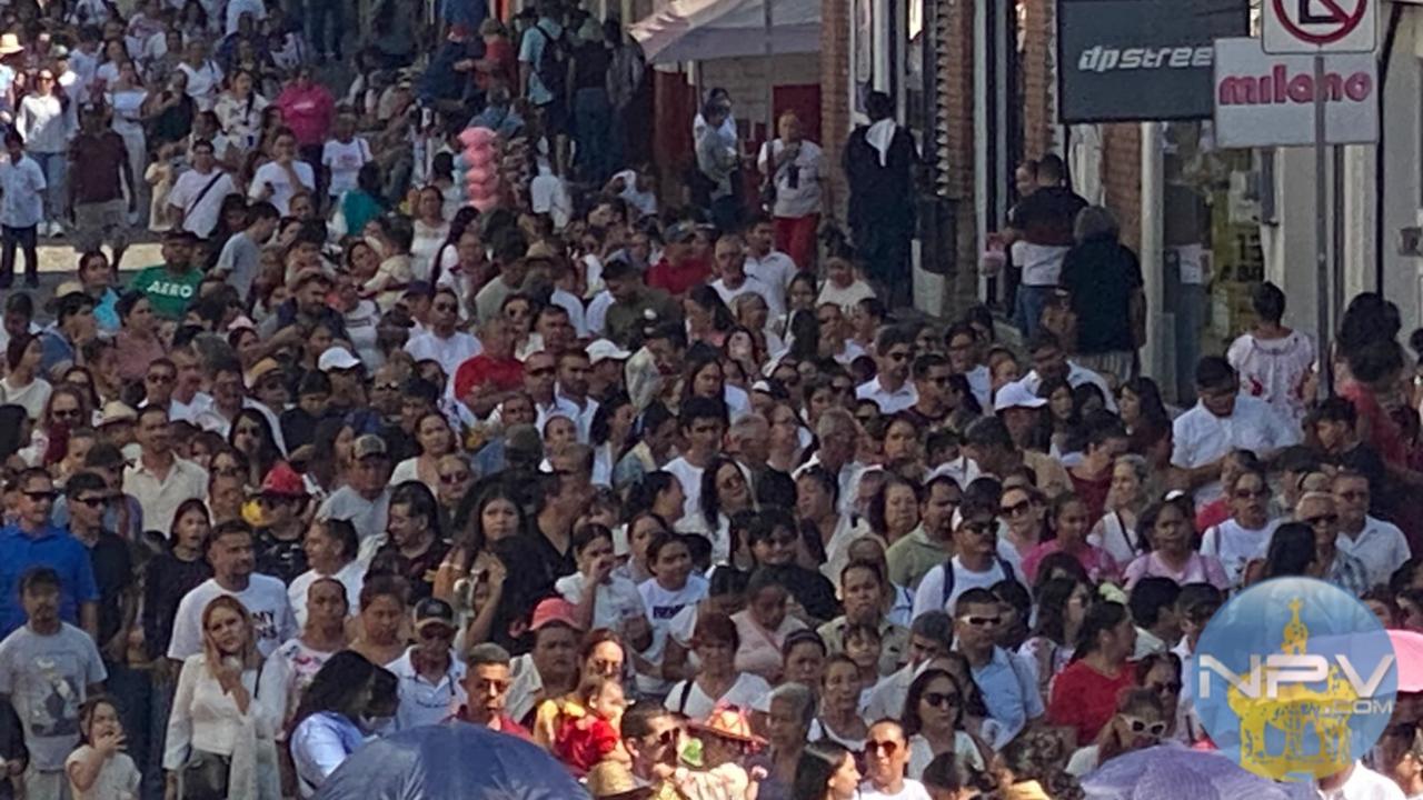 Multitud de fieles en la peregrinación de los Favorecidos en Puerto Vallarta