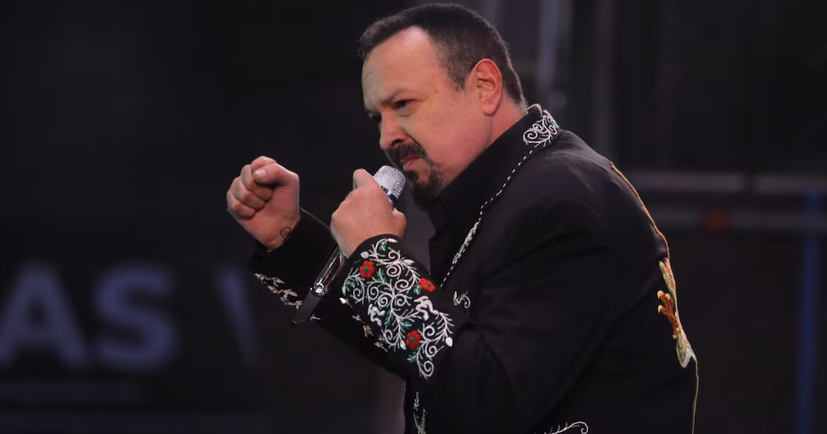 Pepe Aguilar se aventura a desafiar la muerte al desarrollar su propia IA que permite conectar con seres queridos que han fallecido.