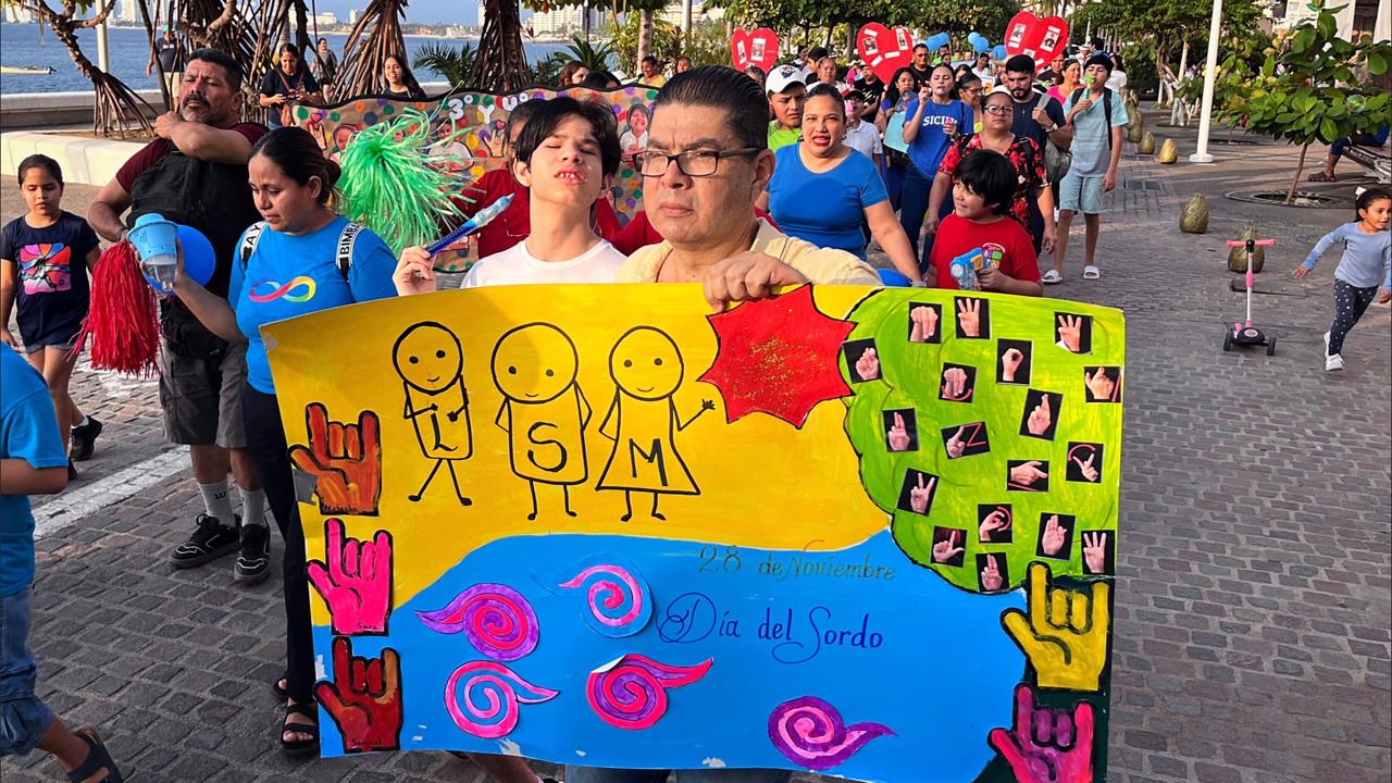Puerto Vallarta conmemora el Día de las Personas con Discapacidad con una caminata inclusiva