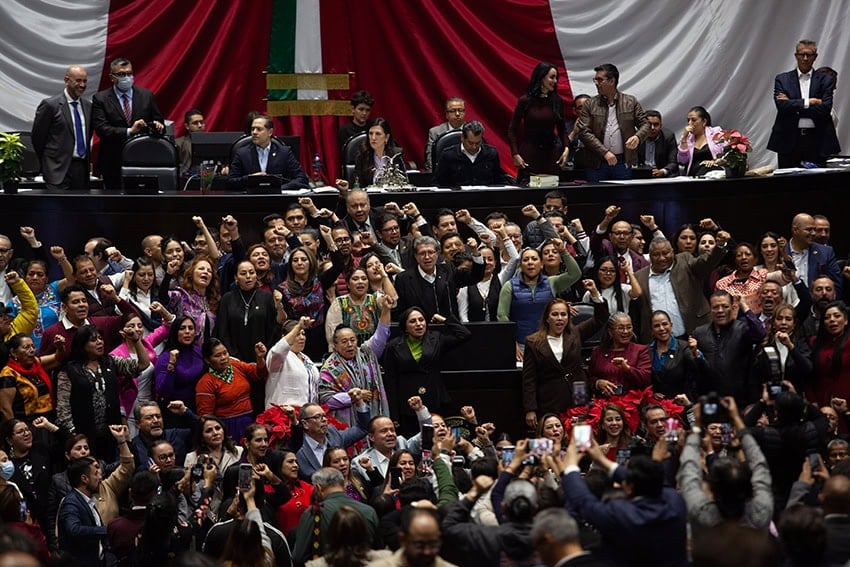 Regresan los bloqueos en las carreteras mientras el Congreso se apresura a aprobar la nueva Ley General del Agua