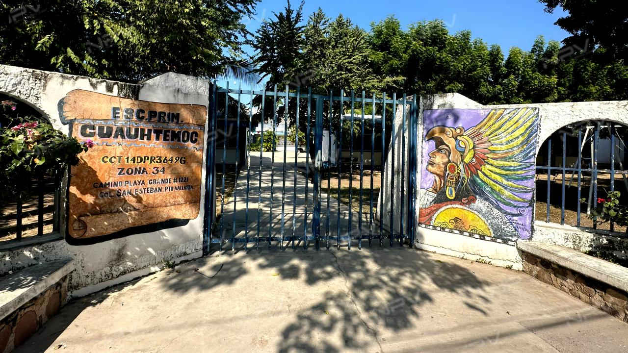 Robo en la escuela primaria de San Esteban, a plena vista de la Guardia Nacional