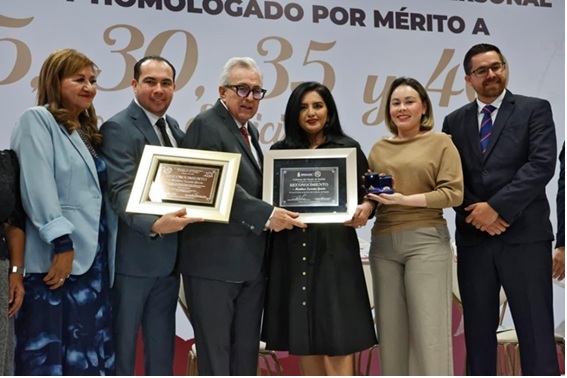 Rocha Moya asegura a empleados públicos que su jubilación está garantizada