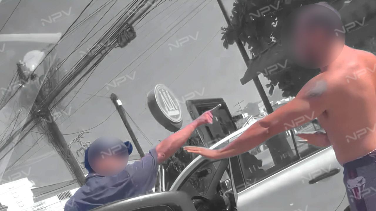 Taxista intimida a turista tras pequeño accidente en Puerto Vallarta (Video)