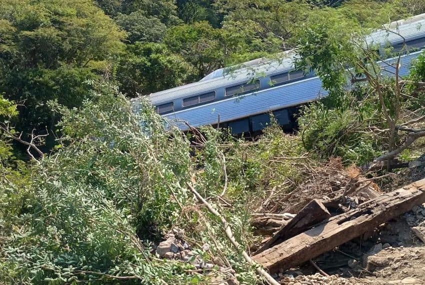 Tragedia en Oaxaca: 13 muertos y más de 100 heridos tras el descarrilamiento de un tren