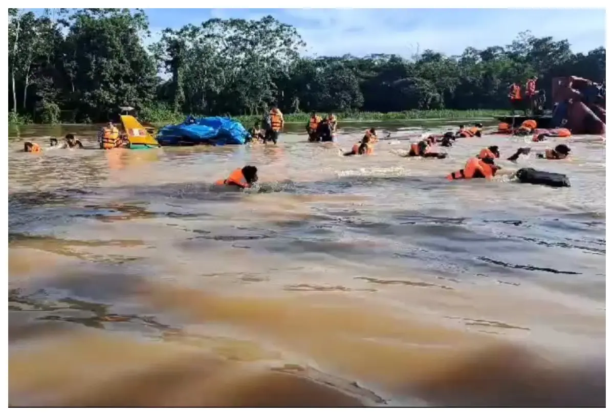 Tragedia en Perú: derrumbe en el río hunde dos barcos, dejando 12 muertos y numerosos desaparecidos