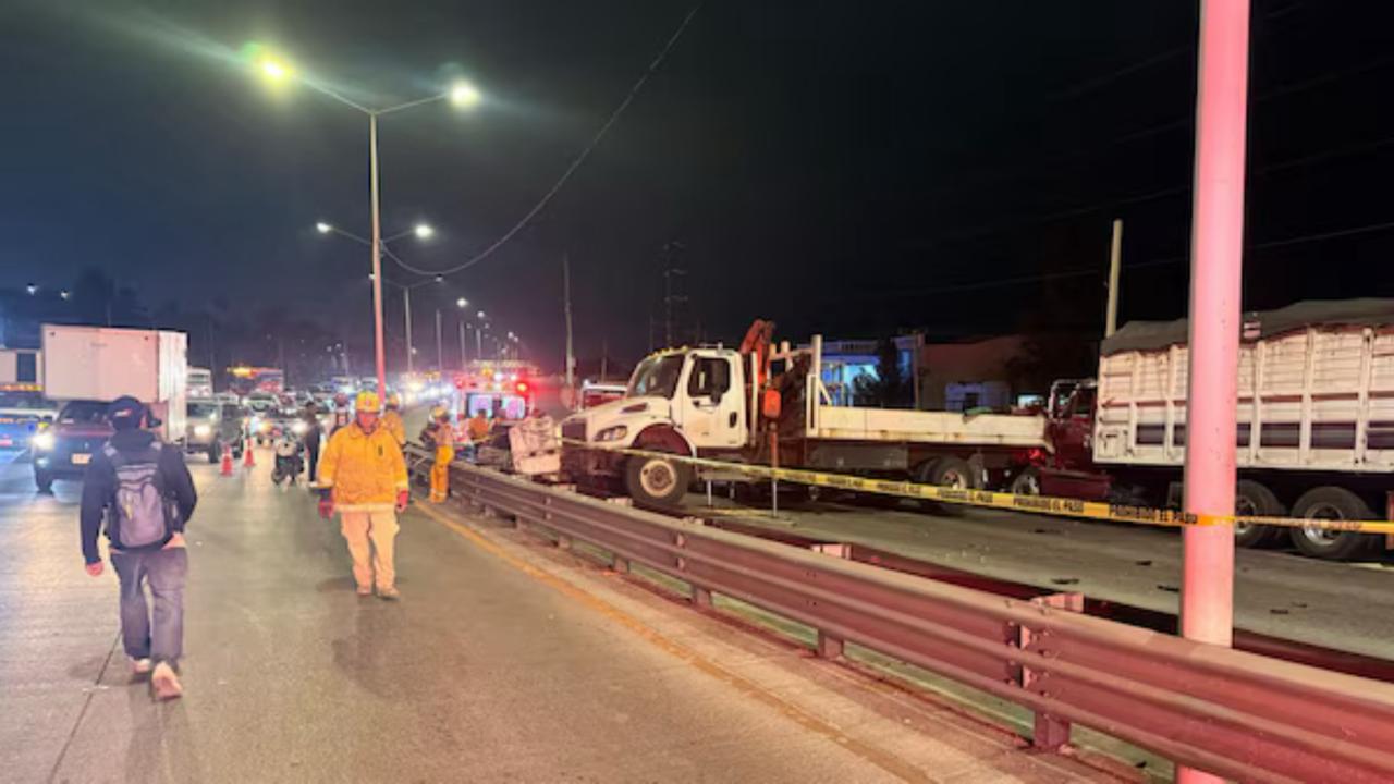 Trágico choque múltiple en el Periférico de Guadalajara cobra la vida de un joven de 16 años