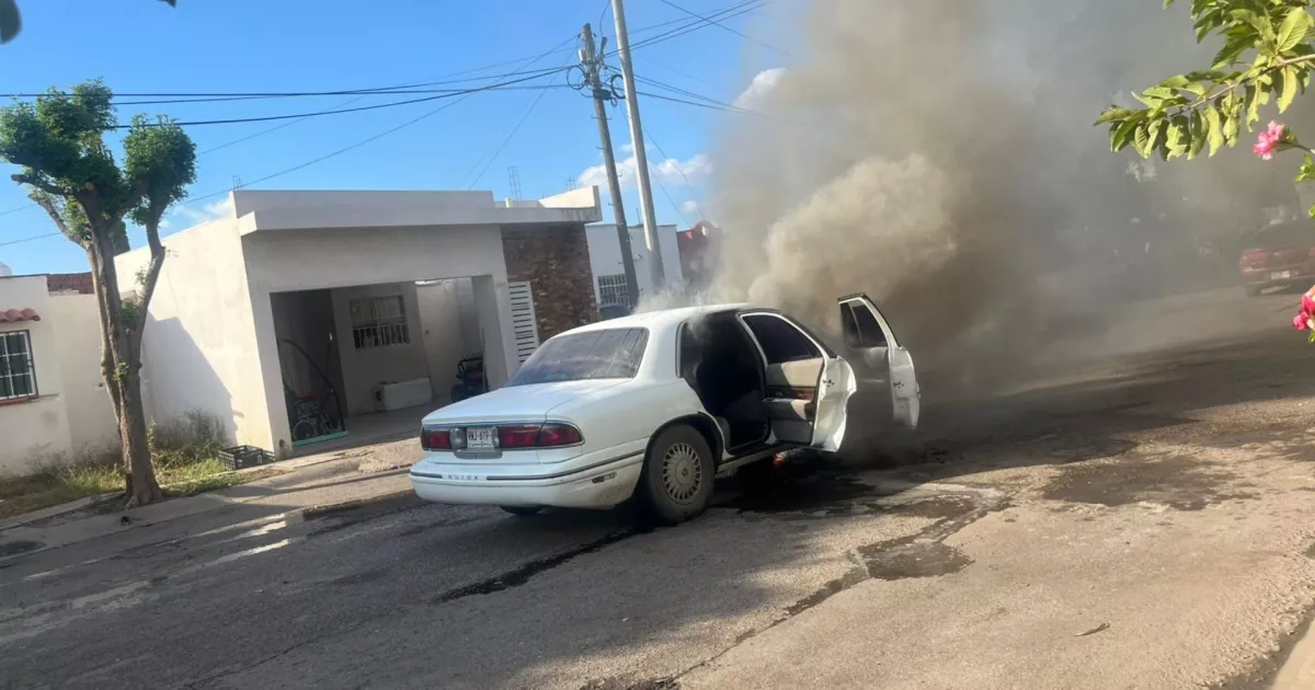 ¡Nuevo siniestro! Un vehículo se incendia en Villas del Río, Culiacán