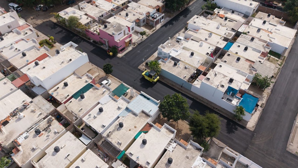 Calles más seguras y accesibles: el progreso del reencarpetado urbano en Culiacán