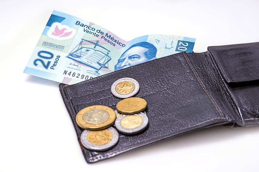 El peso mexicano alcanza su nivel más fuerte frente al dólar en más de un año.
